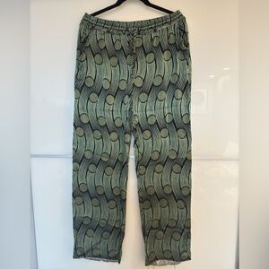 Zara silky distressed pants with mod print, stylish and trendy, size large.